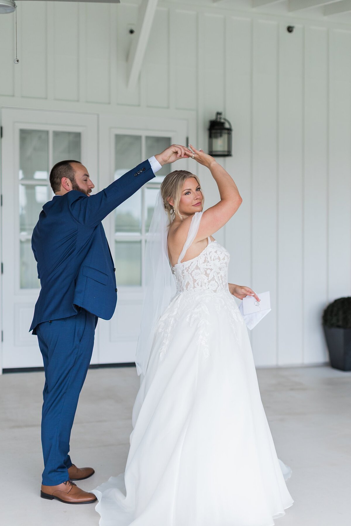 DanielleandAaronTheFarmhouseKristinNicholePhotography31