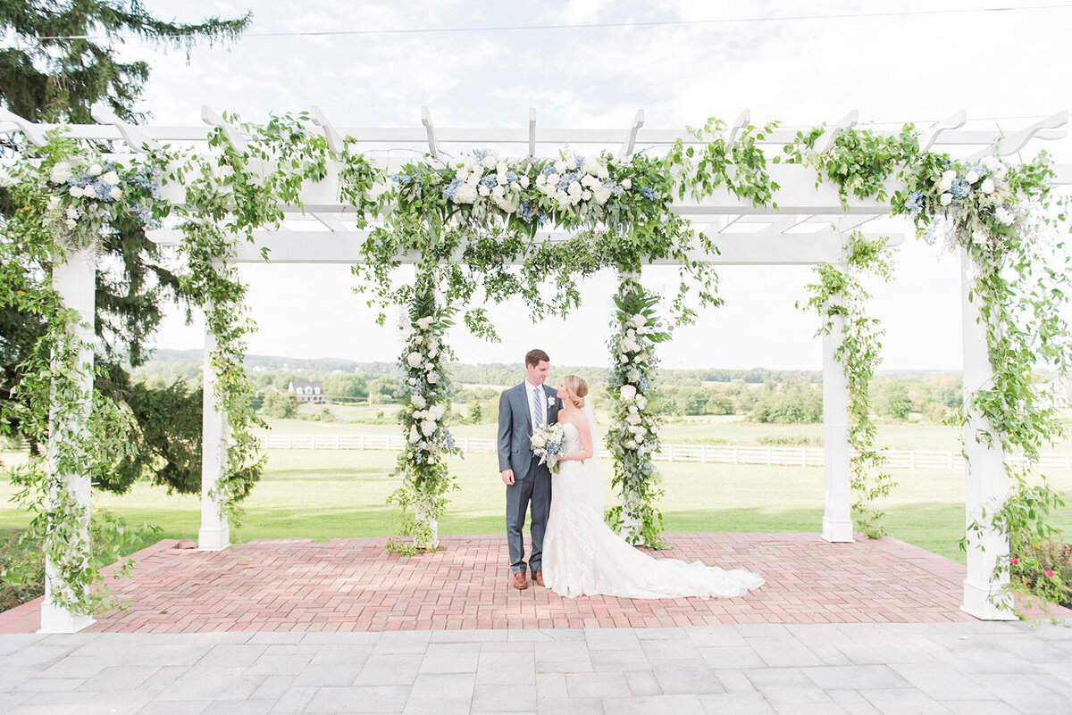 RASPBERRY_PLAIN_MANOR_WEDDING_JOFFOTO_FAVE-108