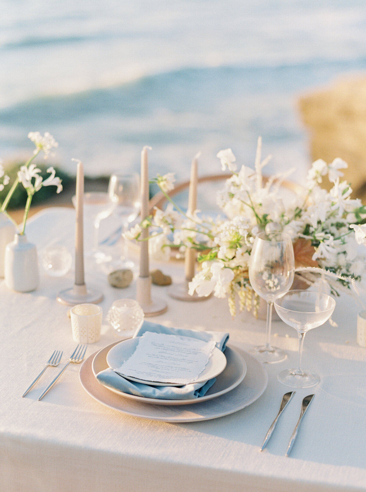max-owens-design-california-destination-wedding-florist-10-coastal-reception