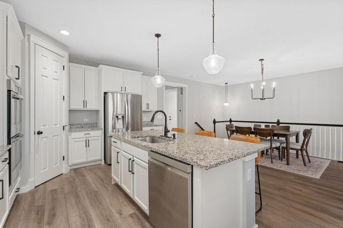 11-web-or-mls-4967 S Ukraine St 12