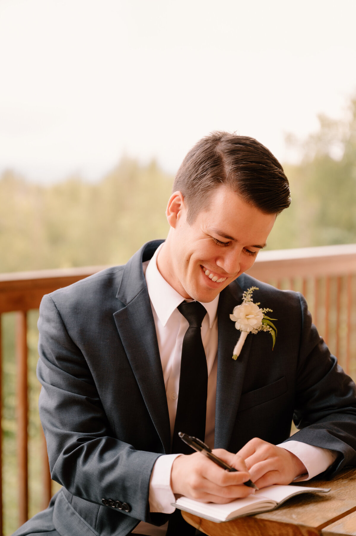 cozy-cabin-and-mountain-elopement-julianna-mb-photography-13