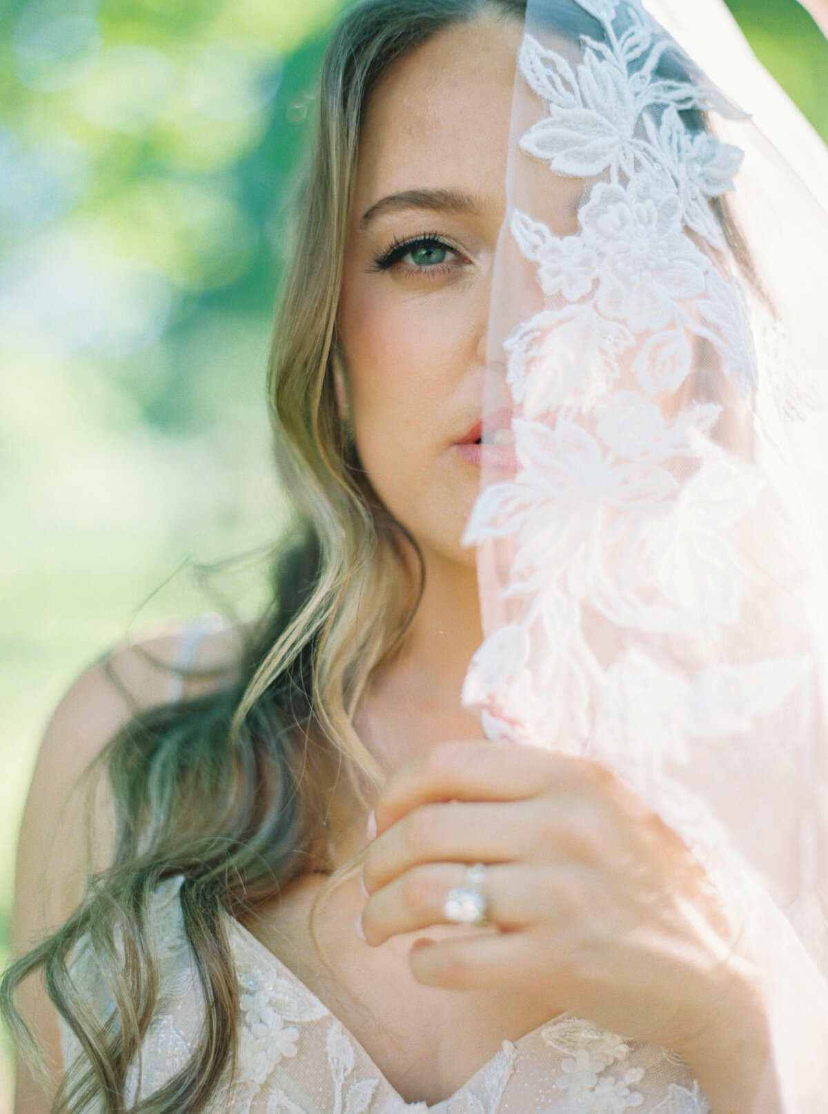 Ottawa-Film-Wedding-Photographer-Stephanie-Mason-And-Co_NaismithEditorial-323