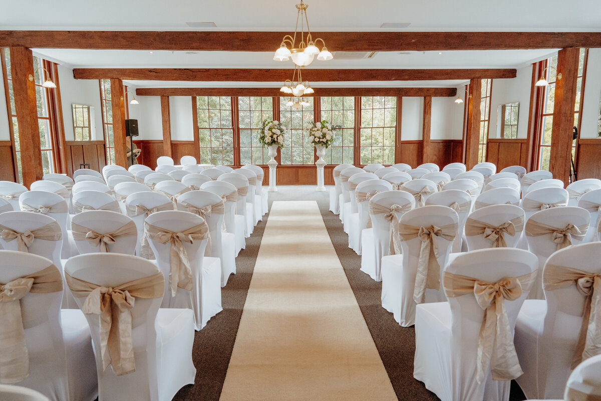 Marybrooke Manor wedding photos by Jake Grinde