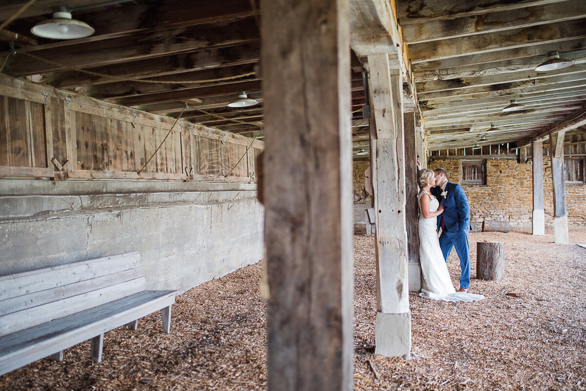 wedding-photography-rustic-bride-and-groom