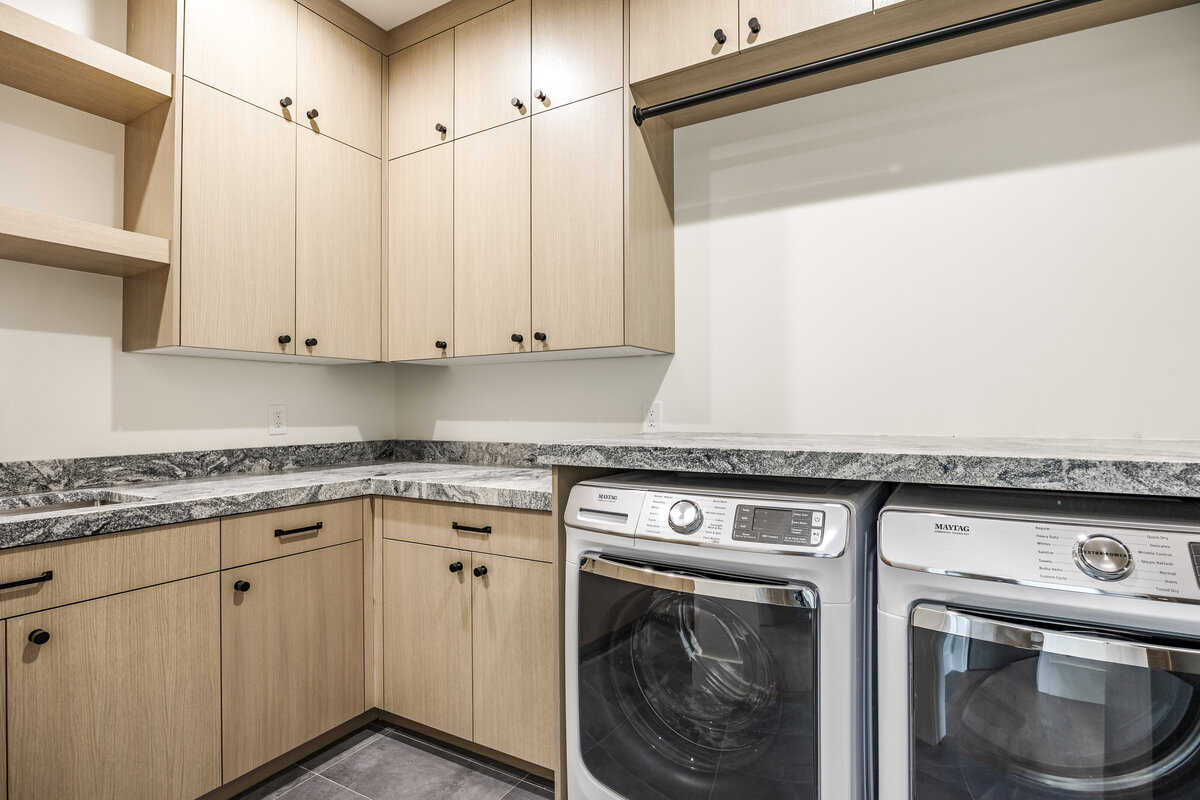 54-9319GolldenSpikeCourt54