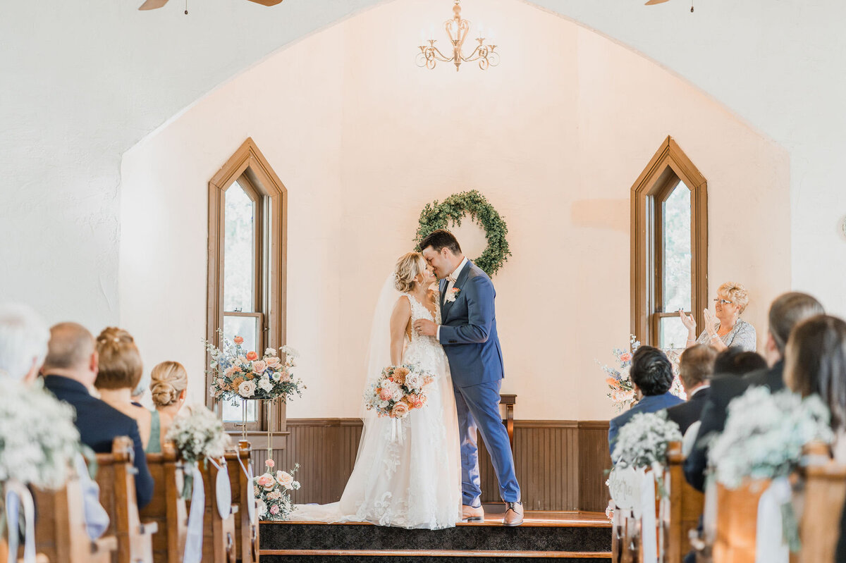 tara-tomlinson-chantilly-chic-florida-elopement-andrews-memorial-chapel-7