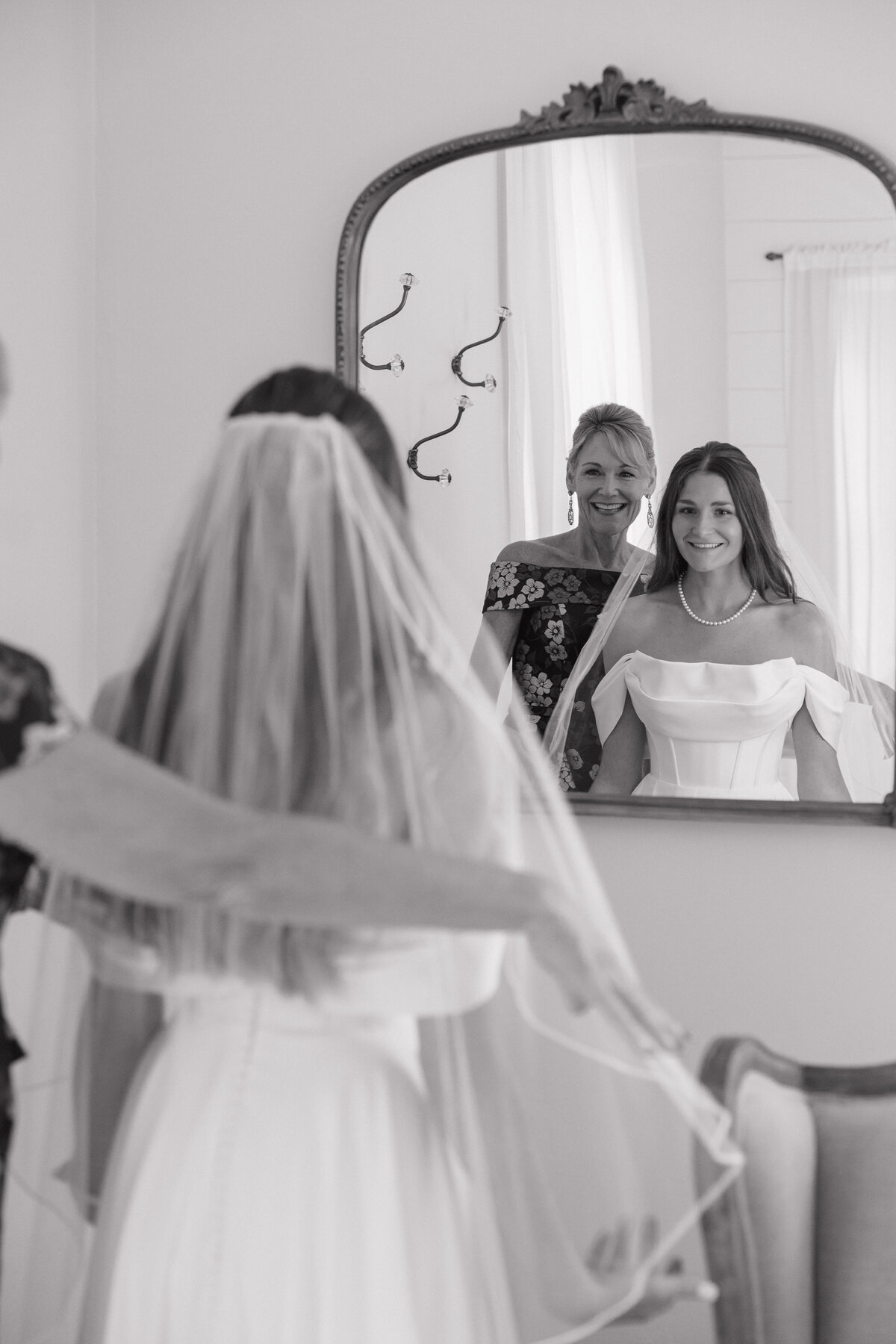 Black and white Indianapolis bridal prep photography