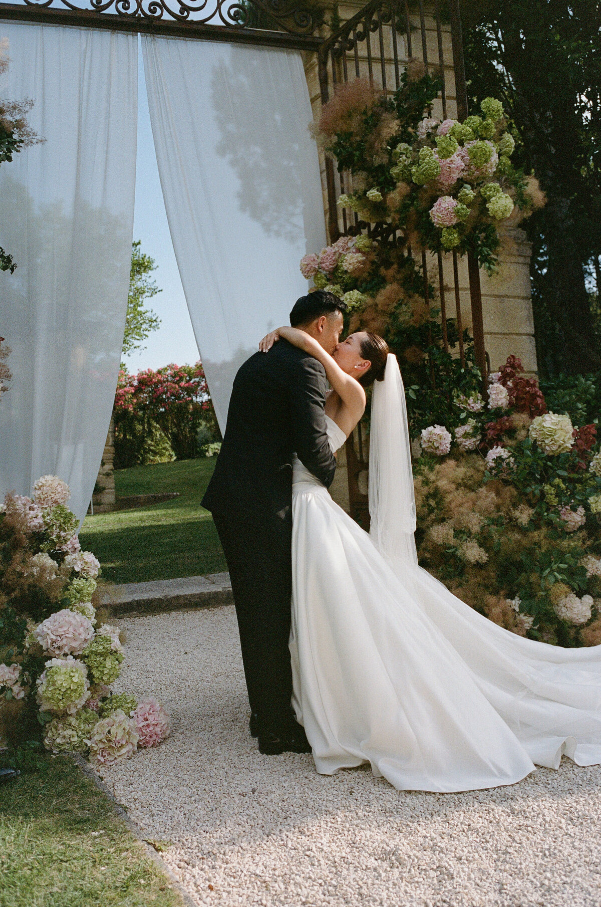 Film Chateau Talaud_Nastia Vesna Wedding Photography France__3