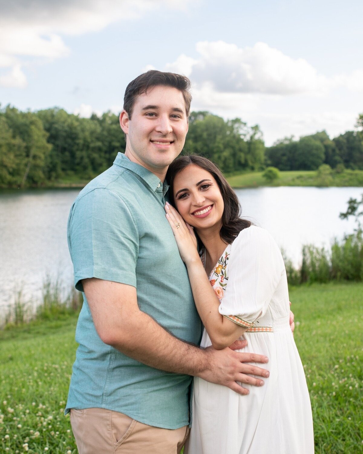 Cuyahoga-falls-maternity-portraits-indigo-lake