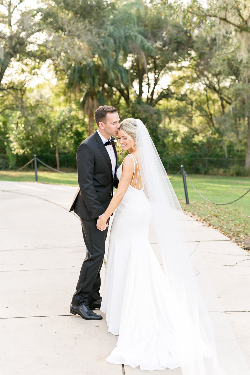 Howie Mansion photographer | Orlando photographer | Howie Mansion photographer  | Amalie Orrange | Howie Mansion wedding couple | Howie Mansion Howey in the hills florida-24