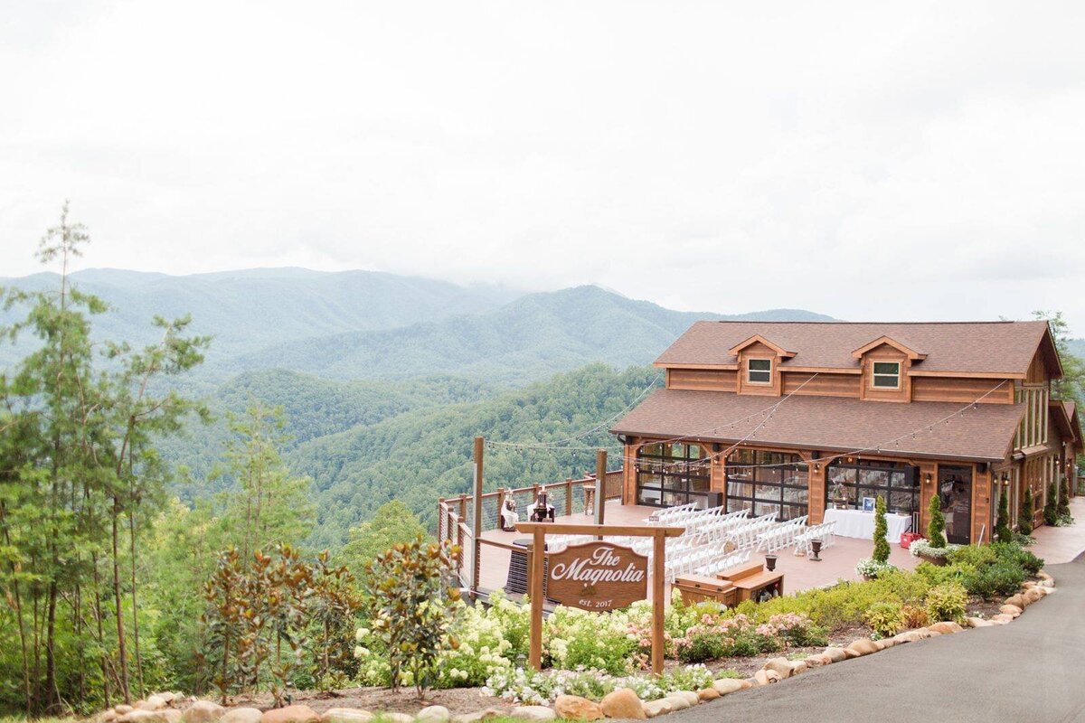 Top Smoky Mountain TN Destination Wedding Venues