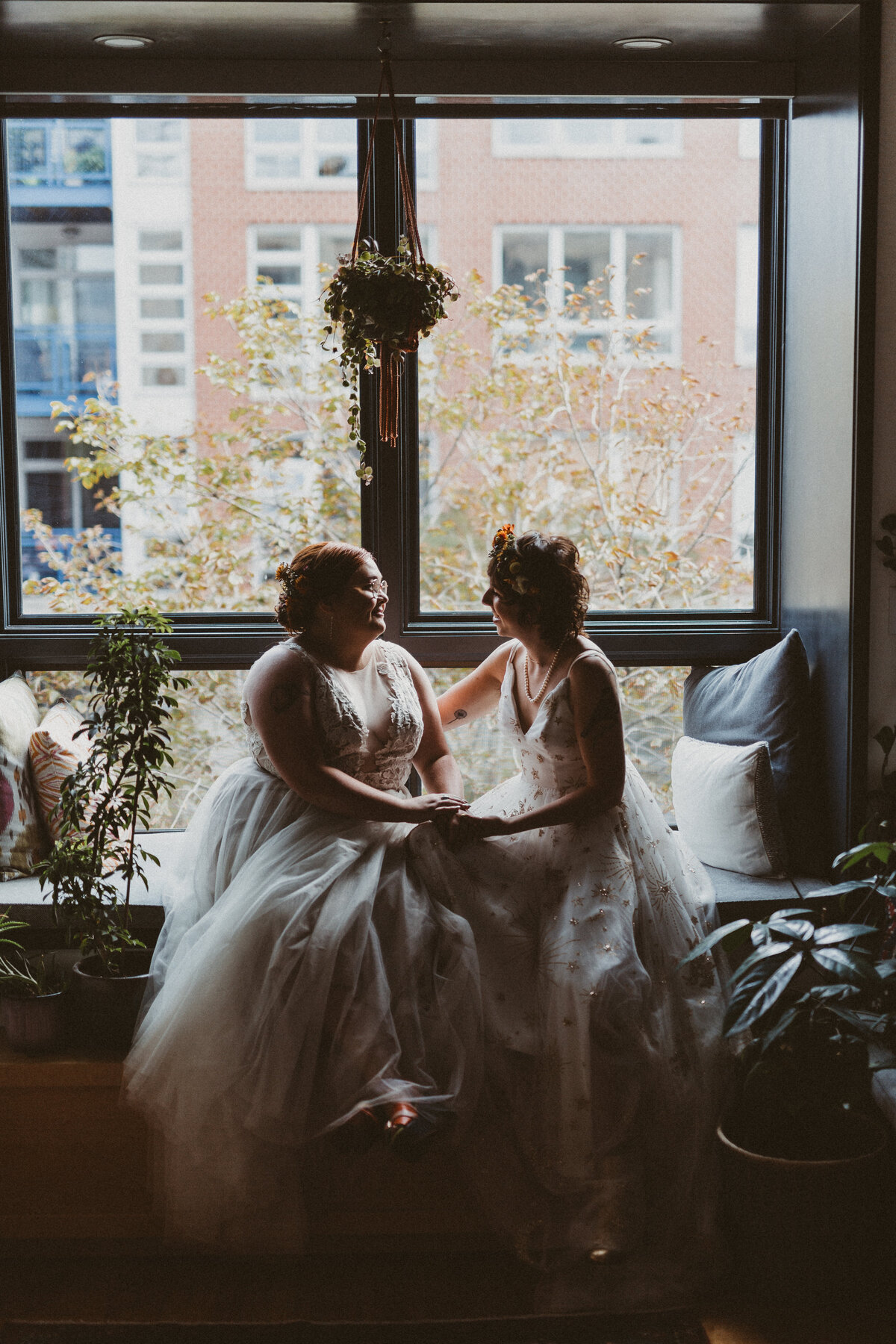 morgans-on-fulton-wedding-gay-queer-photographer-wedding-chicago-38