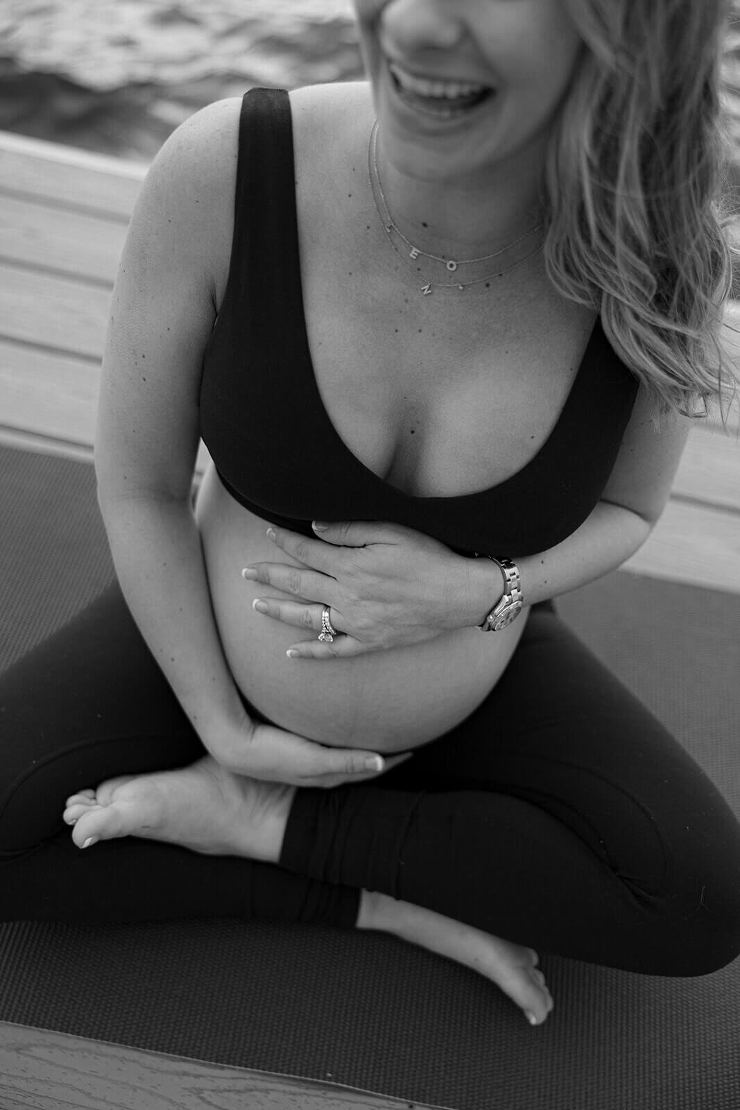 at-home-lifestyle-maternity-newborn-session-wonder-in-adagio-22