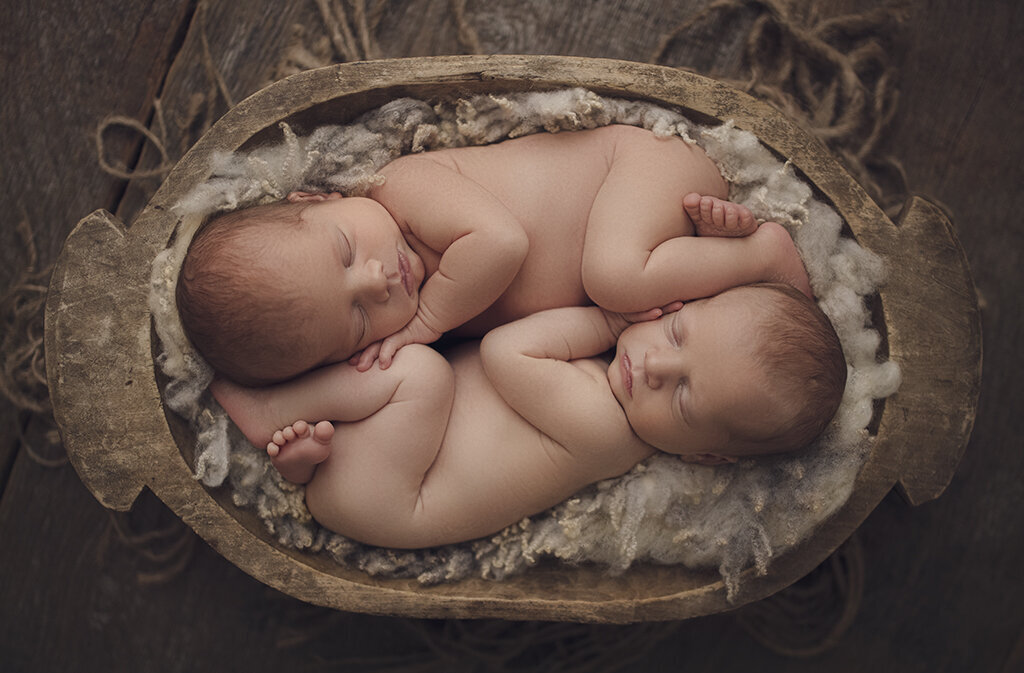 tweeling newbornshoot captured by eef twins 2