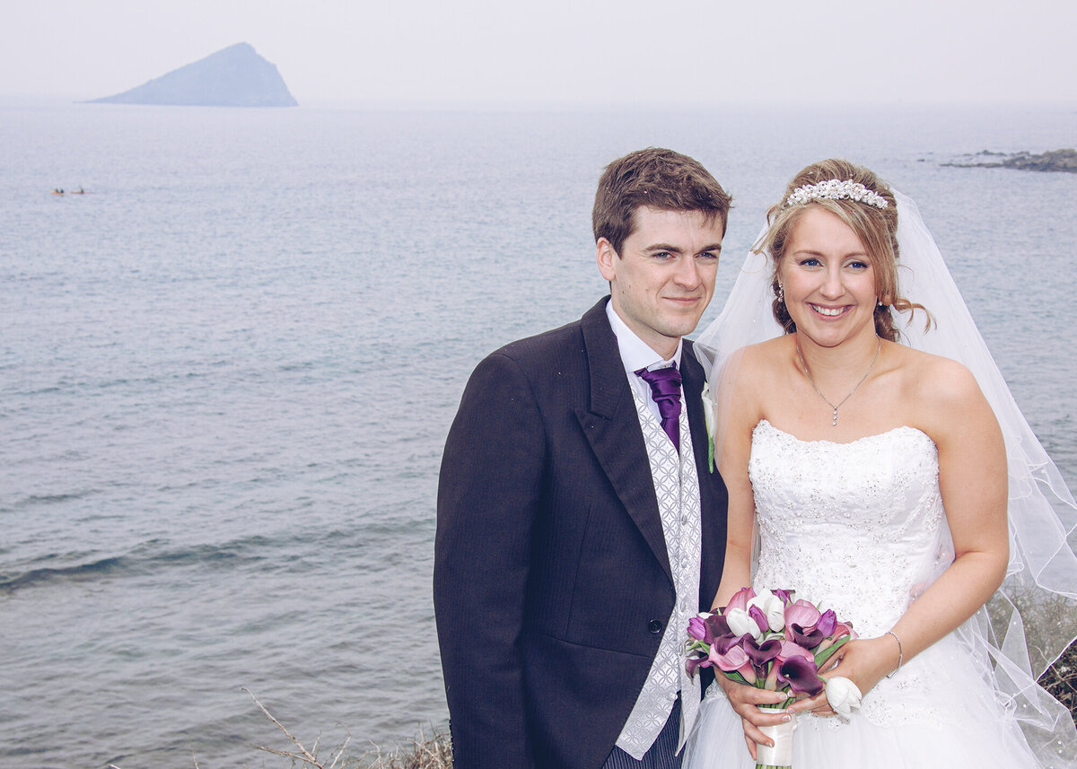 pro-story-photography_bride&groom-mewstone-wembury_wembury-bay_devon