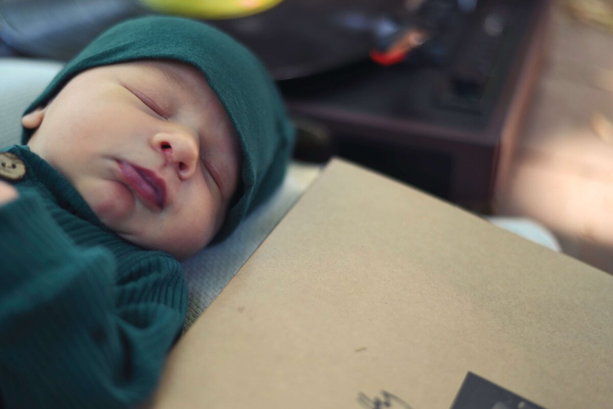 newborn-vintage-record-player