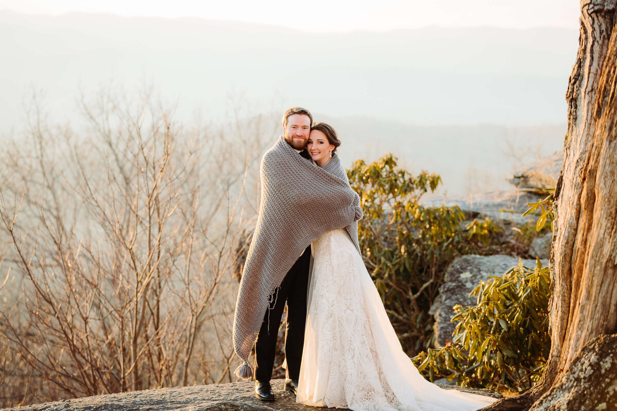 Jump-Off-Rock-NC-Mountain-Elopement-55