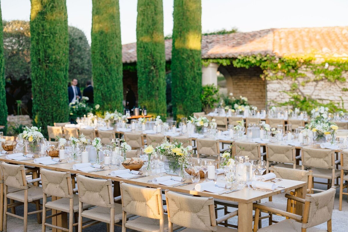 decoration-exteirieur-mariage-en-provence