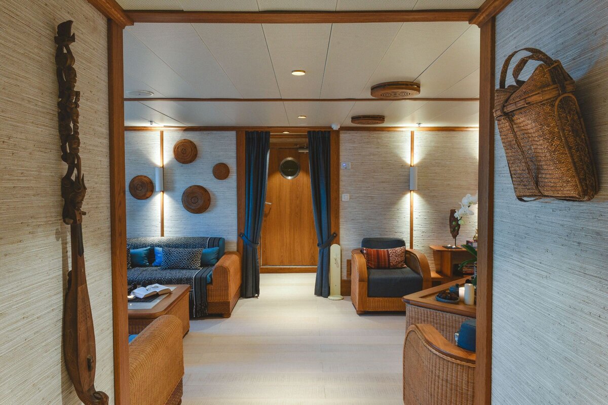Kudanil Explorer Expedition Yacht Charter Indonesia boat-main-deck-library-1