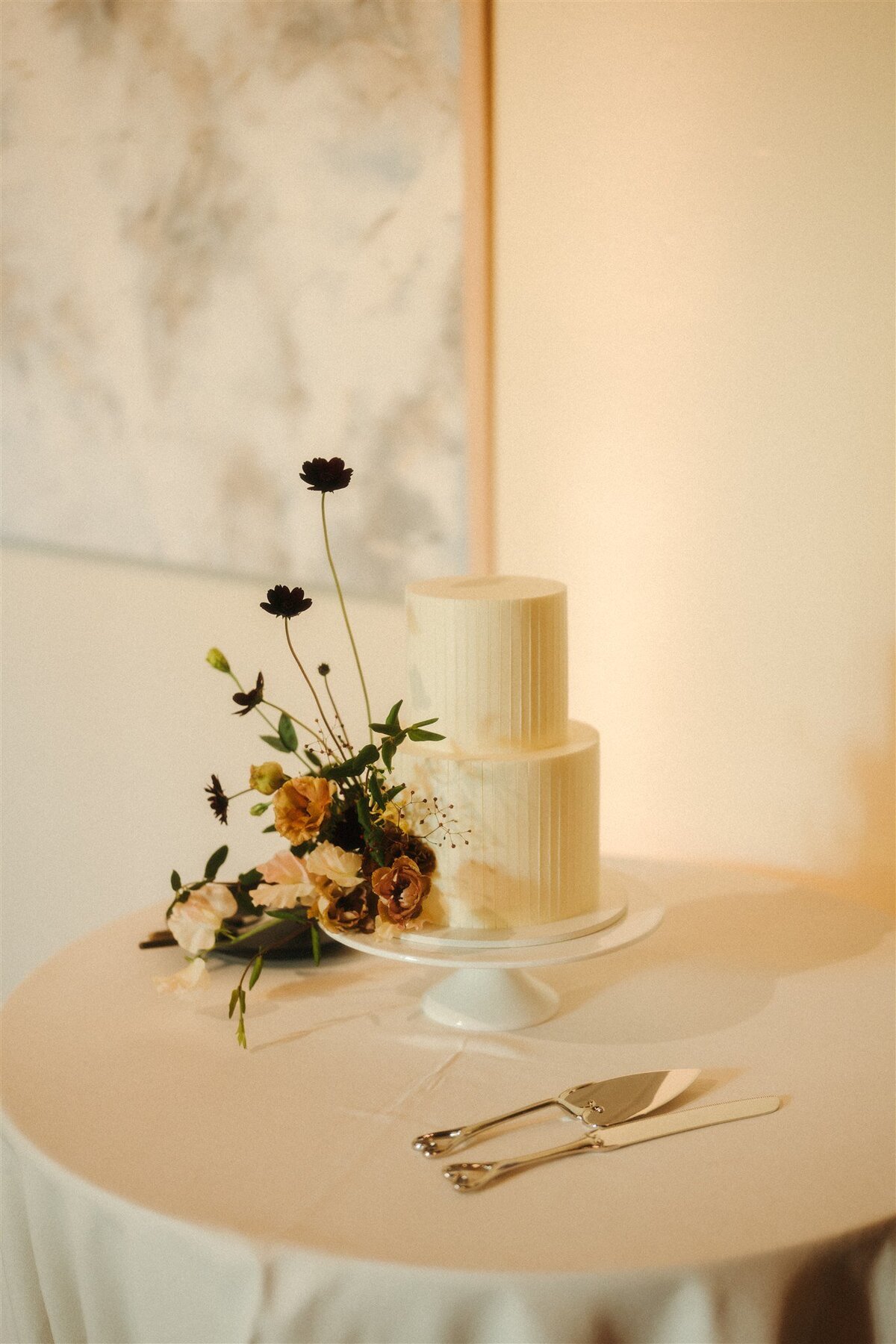 Terra Gallery Wedding Cake Modern Brown Autumn
