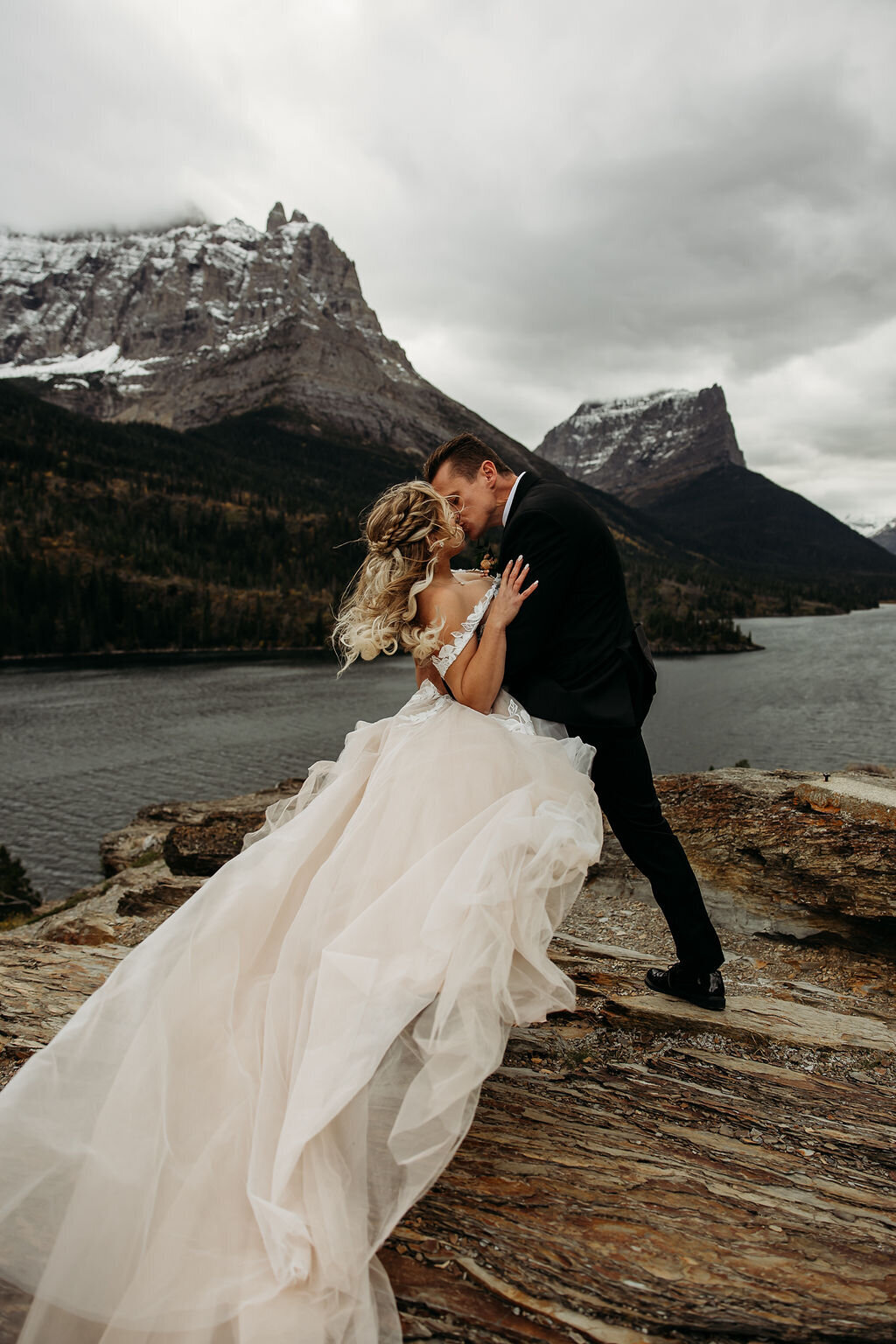 glaciernationalparkelopement-glaciernationalparkelopementphotographer-elopement-photography-elopementphotographer-5