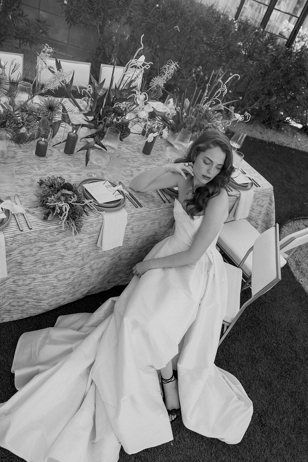 Wedaways-Arizona-Biltmore-Model-w-Table_Redamancy-Photo-and-Film_65_websize