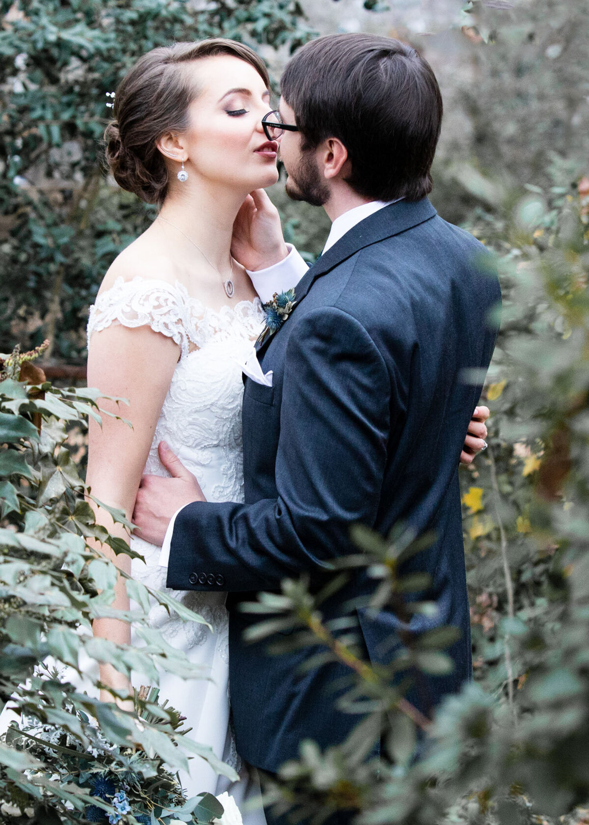 atlanta-wedding-couple-forest-romance-outdoor-portrait