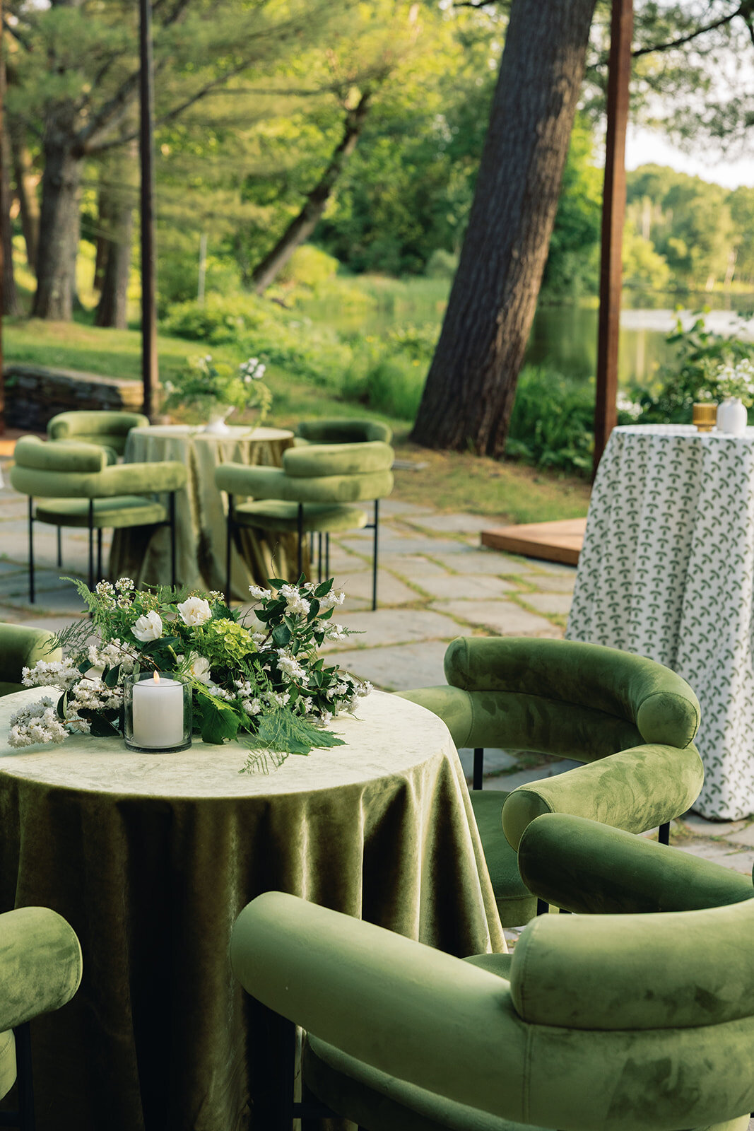 modern-green-college-graduation-party-ct