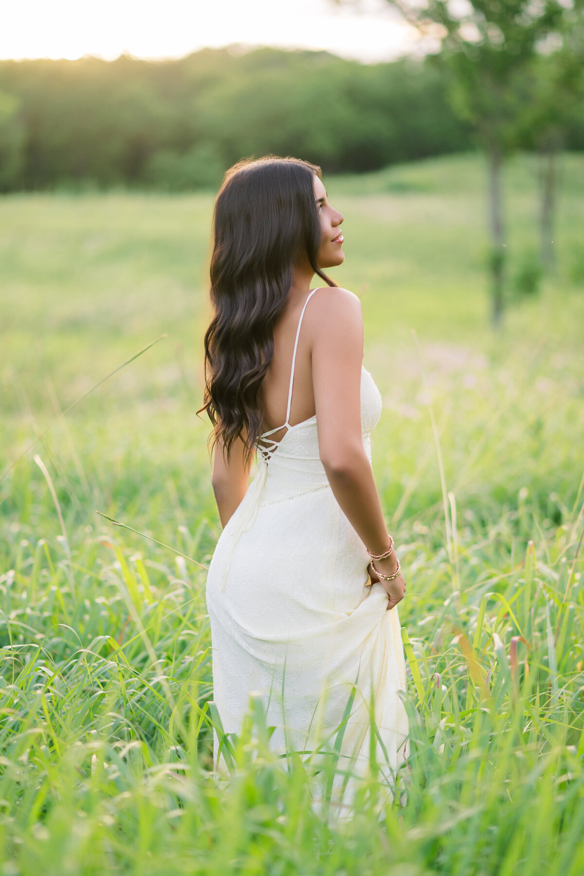 Kansas City Senior Pictures in a field