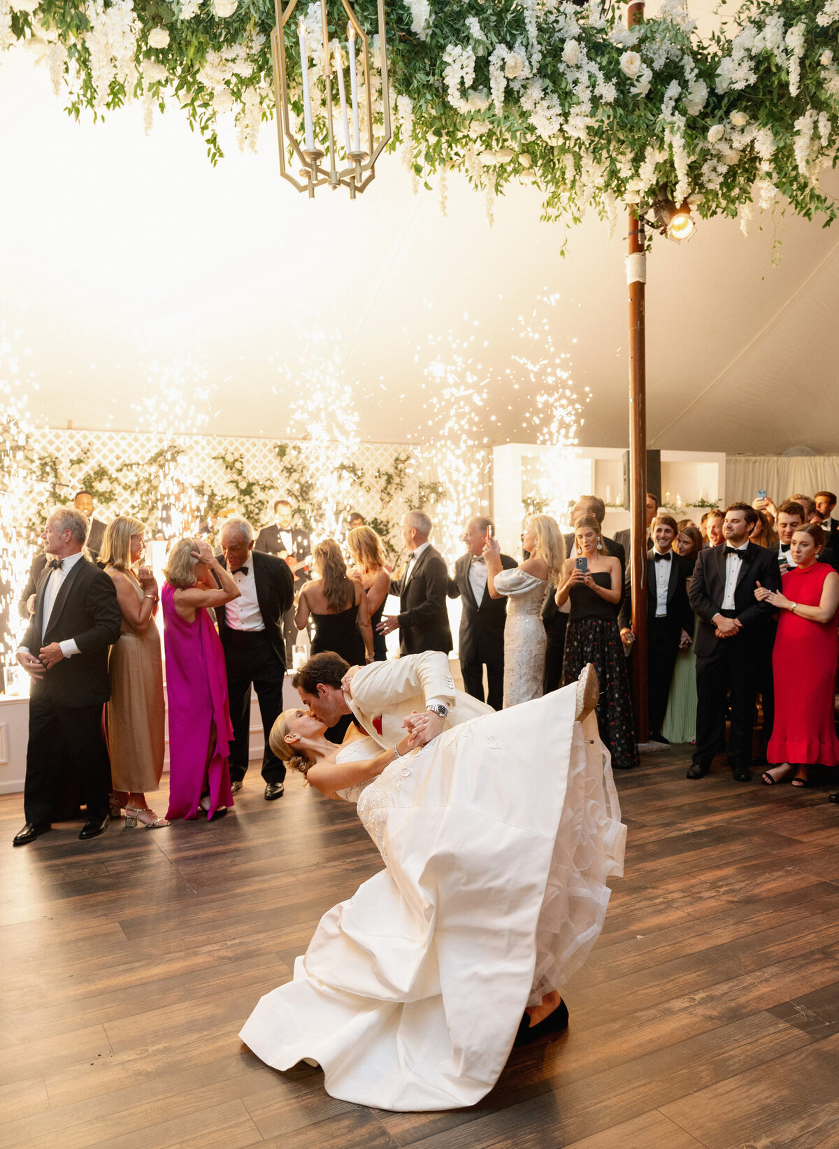 shoreacres-lake-bluff-tent-wedding-by-olivialeigh-91
