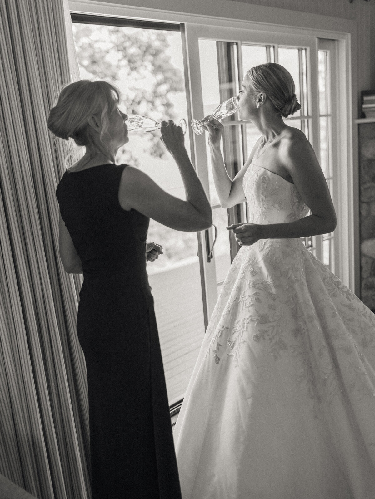 BarHarborWedding_JackieFox_AnnaJohn_GettingReady_-74