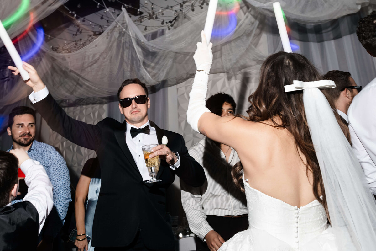 96riskyexposure_samantha-rydge_las-vegas-elopement-photography