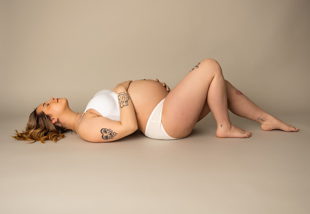 Maternity photos | Rekart Photography | Unnion, Missouri | Studio Portraits-10