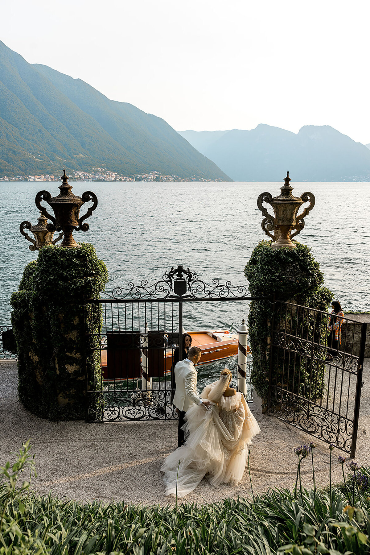 Nicole-Nick-Villa-Balbianello-Lake Como-Wedding-by-Lilly-Red_sneak_peek-62_websize