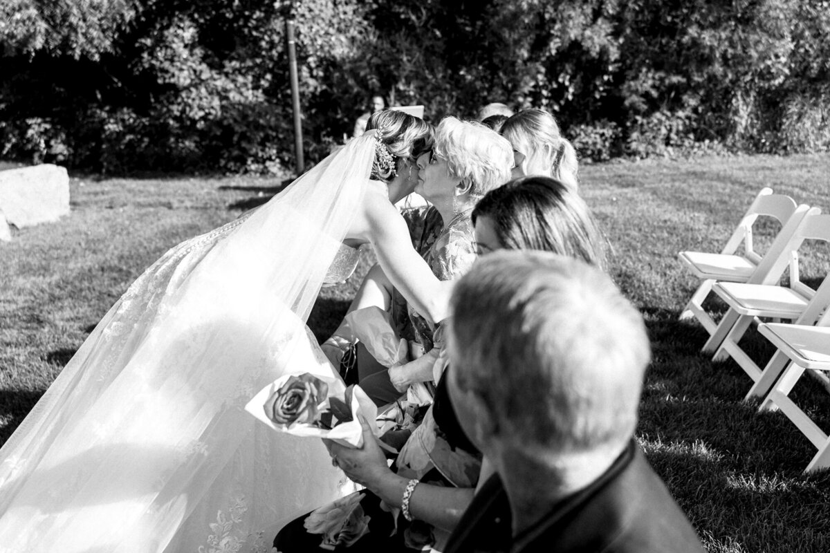 Summer-Wedding-DC-Estate-Winery-Beloit-Illinois-Meg-Dunn-Photography-52