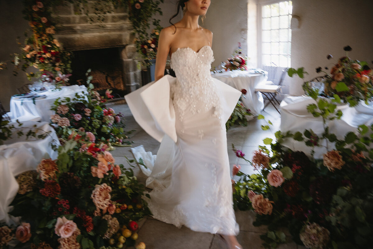 Wedding_Château _France_florist_trend _2025_maximalist_flowers_Capucineatelierfloral431