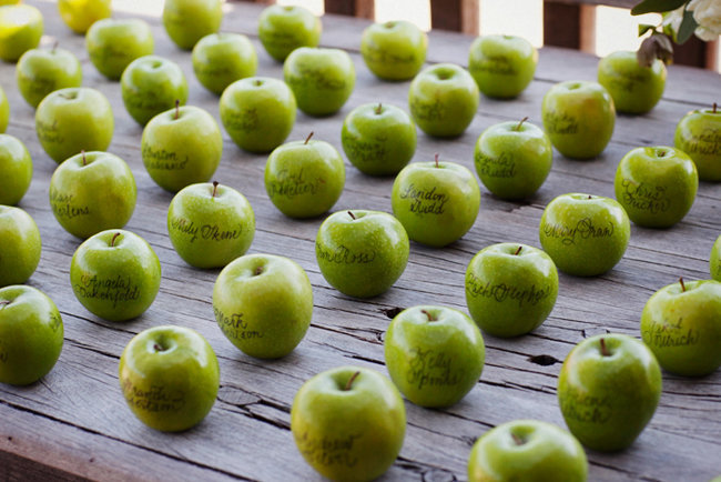 apples with calligraphy
