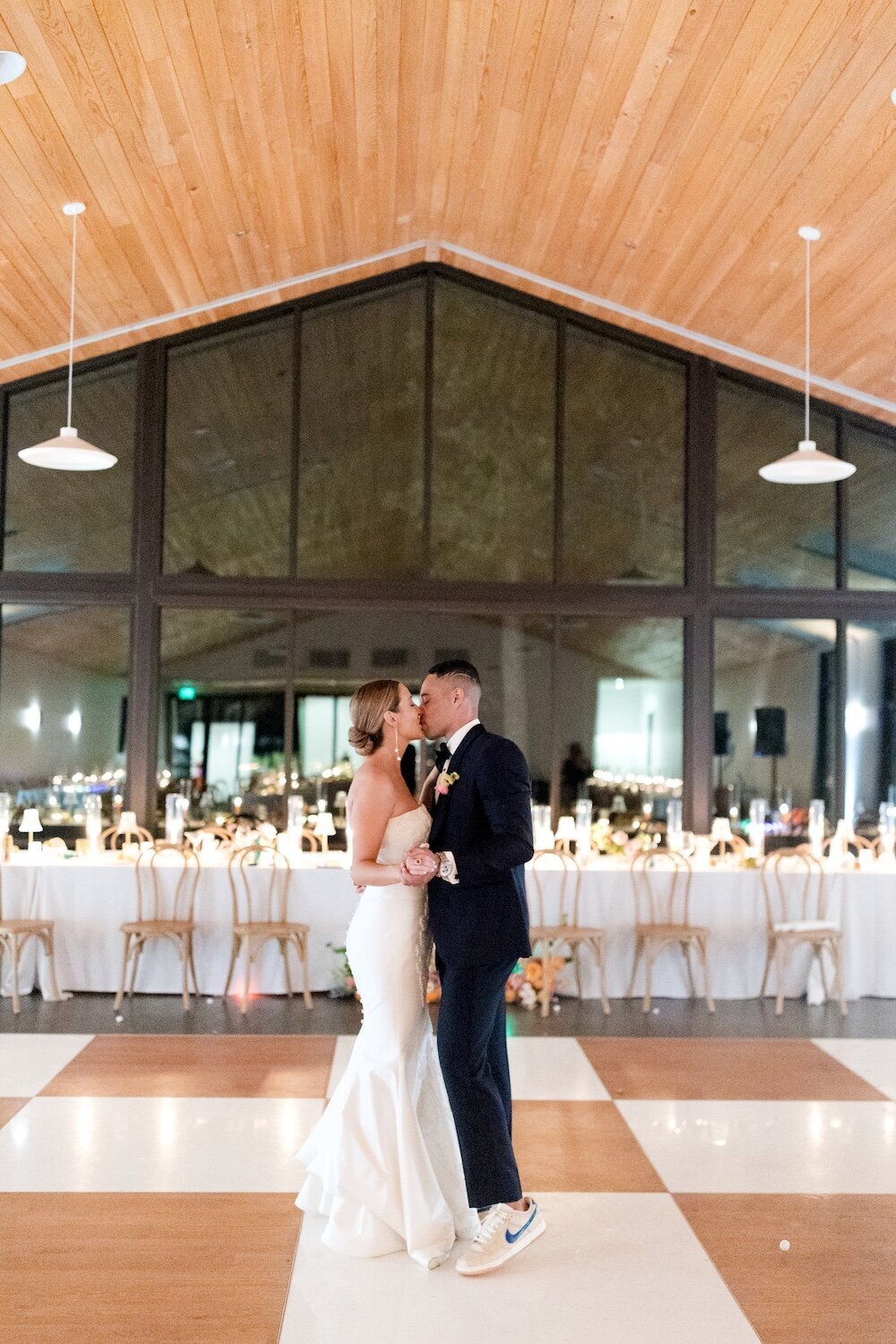 Reception Lade Modern Wedding Venue Texas | The Grand Lady Reception Hall