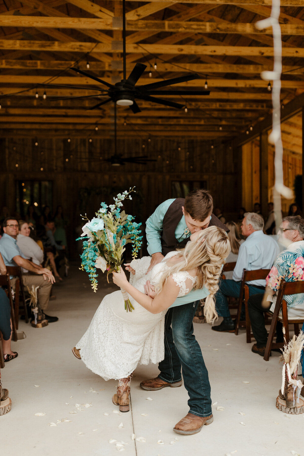 colorado-wedding-photographer-in-soddy-daisy-tennessee-at-mountain-heights-venue-near-nashville-horse-dog-lake-barn-308