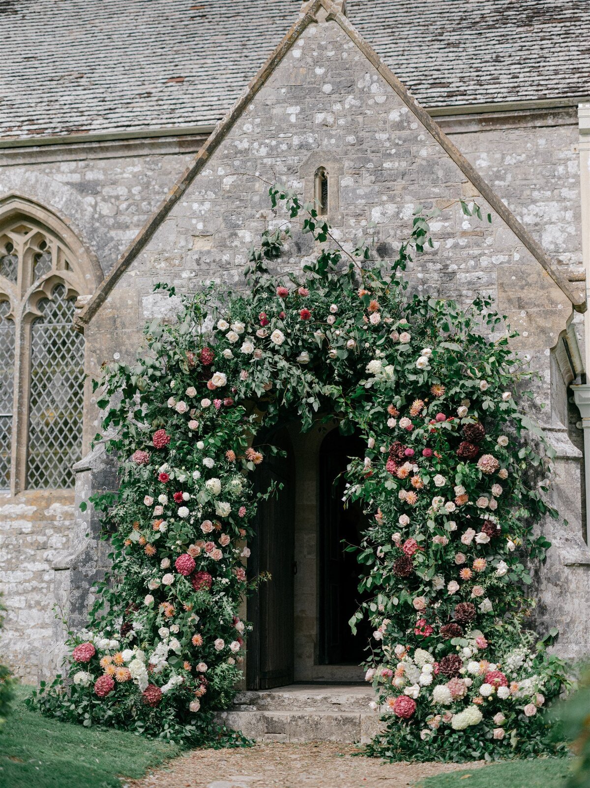 MadelineGeorge_Ceremony_0292_Wizz & Wild Wedding Florals