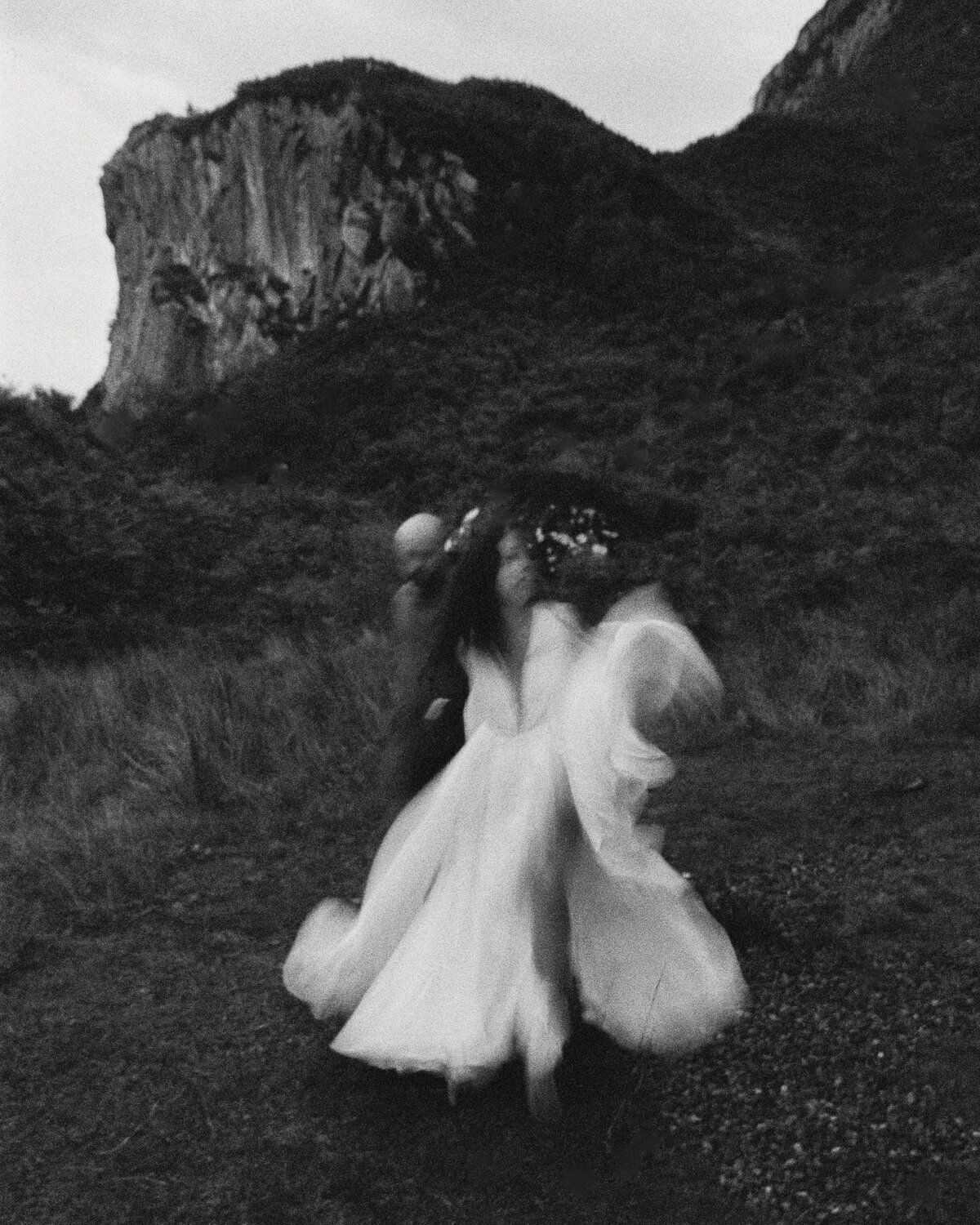 Eilean-shona-wedding-35mm-film-Alexa-Alex-Briars-Atlas-4345