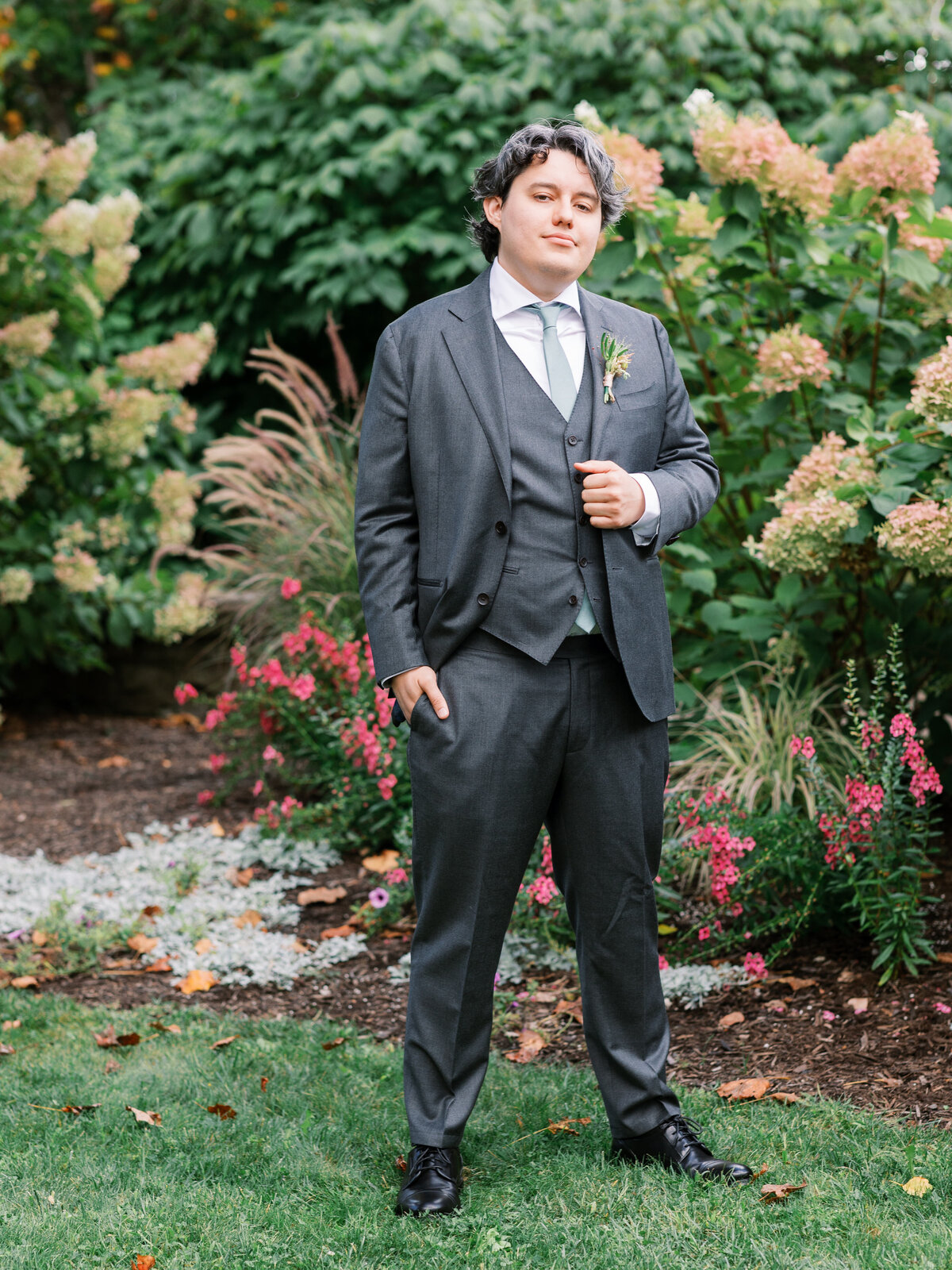 pittsburgh-wedding-photographer-phipps-botanic-gardens-conservatory-wedding-outdoor-lgbtq-luxury-photography-light-and-airy59