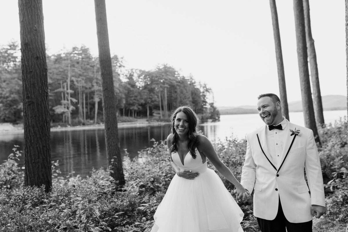 bride-groom-candid-laughing