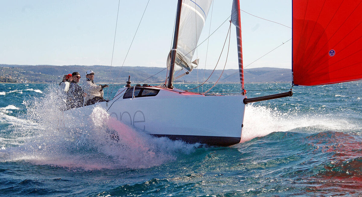 beneteau-first-24SE-exterior-4