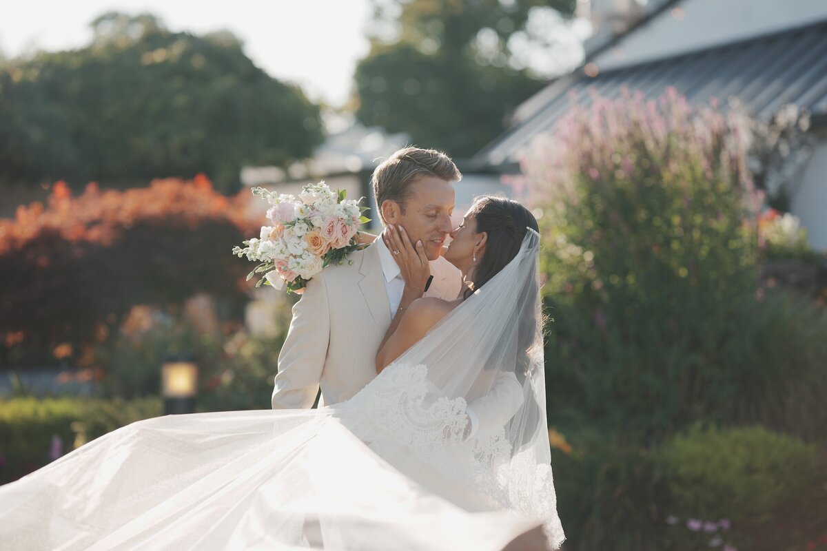 custom-lace-veil-simply-white-bridal-ny