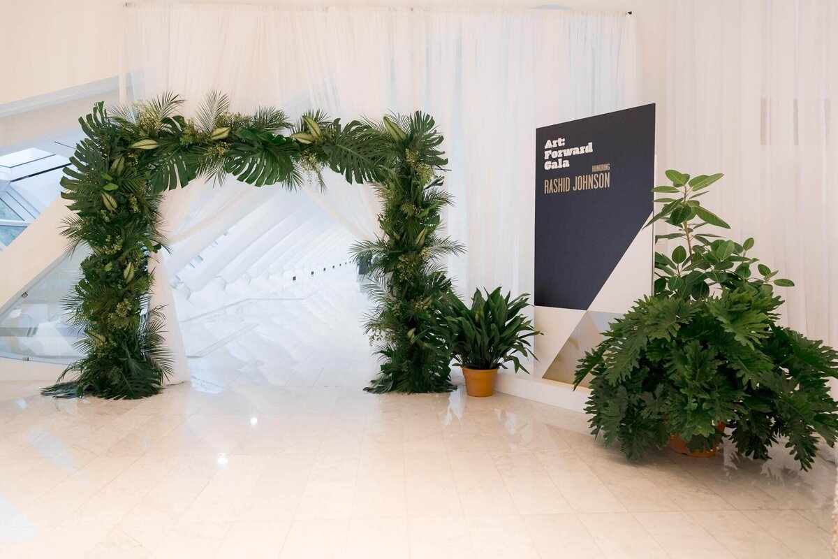 plants-greenery-arch-idea-milwaukee-art-museum-event-design