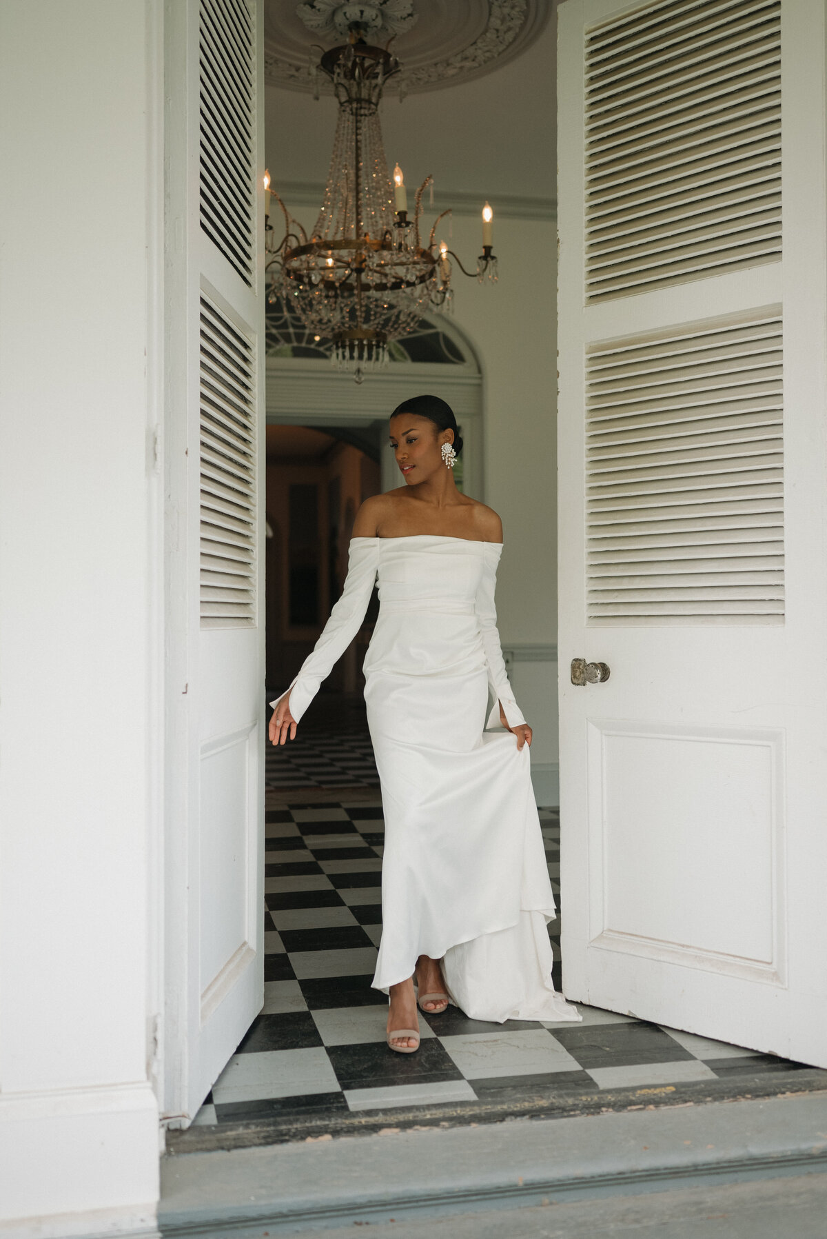 Lauren-Carly-Photo--Highlands-Mansion--Colorful-Spring-Bridal-Portraits--NJ-PA-Destination-Wedding-Photographer--009722