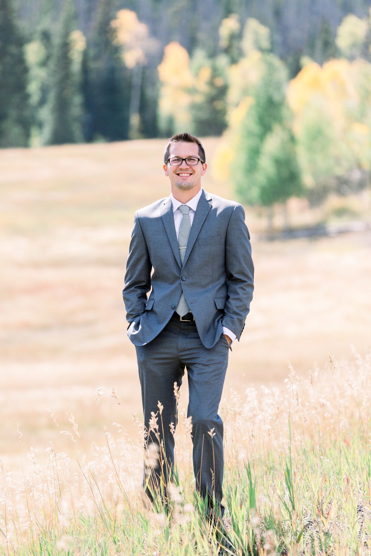 An intimate elopement nestled between the aspens in Lake Dillon, Colorado.