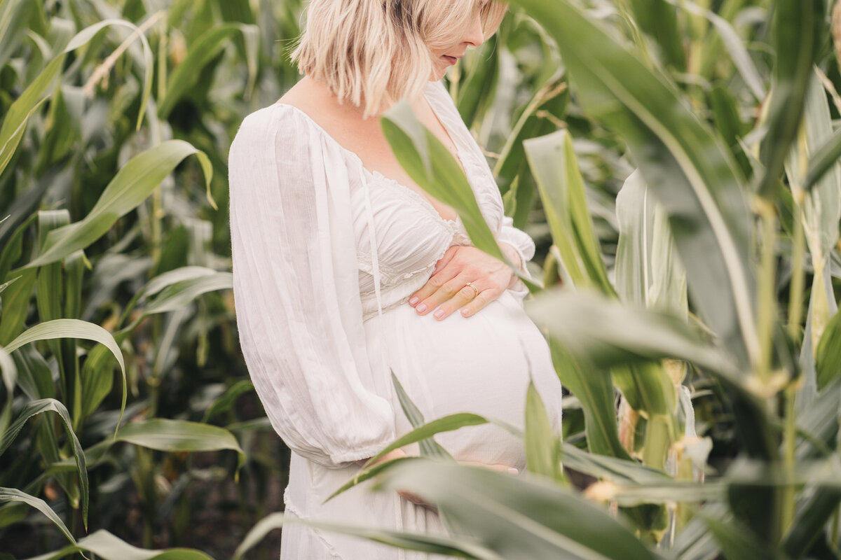 CoCo Jones Photography_Oxfordshire Photographer_Corn Field Maddy-24