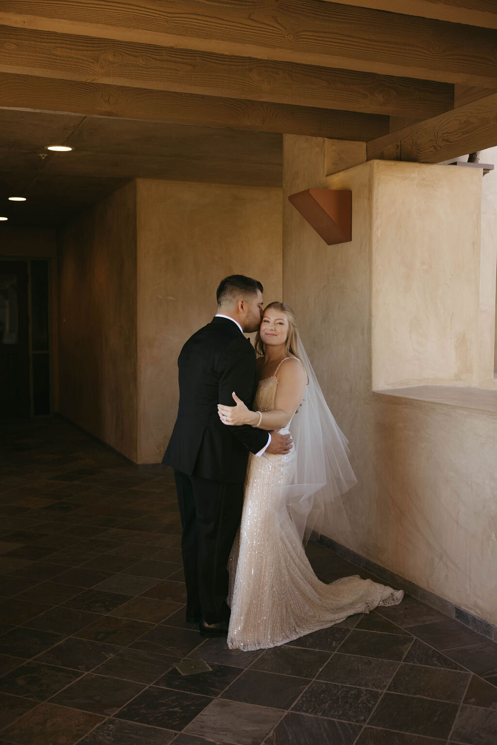 pretty-palm-leaf-event-co-molly-and-rodrigo-wedding-in-serra-plaza-9